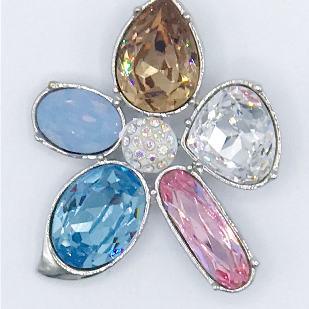 COLORFUL CRYSTAL FLOWER PENDANT SILVERTONE METAL